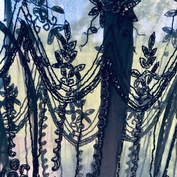 💋 NEW LOWER PRICE‼️
Carol Horn’s 100% Silk Sequence, Embroidered Top Med. 1970 - Picture 11 of 16